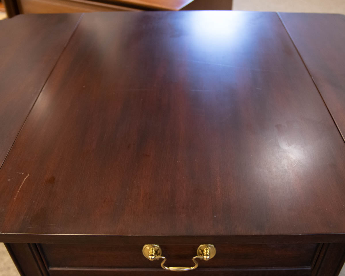Henkel Harris Pembroke 2-Drawer Mahogany Dropleaf Side Table