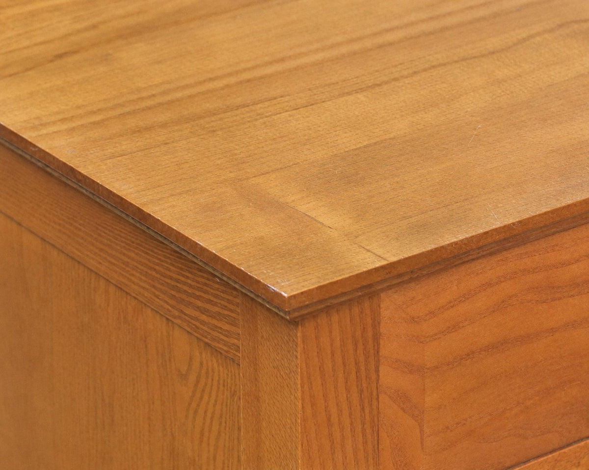 Vermont Tubbs Pair of  Nightstands (3 drawer) in Oak