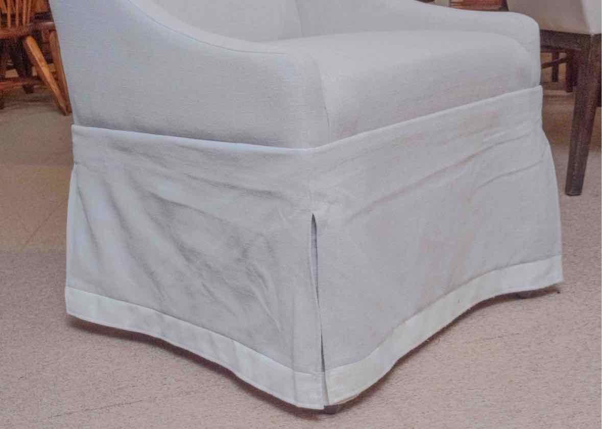 Set of 6 Universal Furniture Dining Chairs with Linen Upholstery
