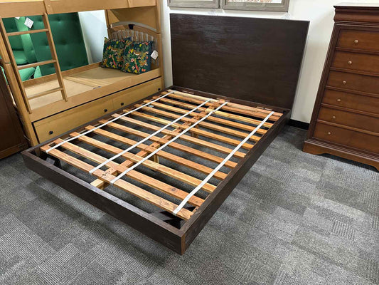 Pottery Barn 'Cayman' Platform Queen Bed