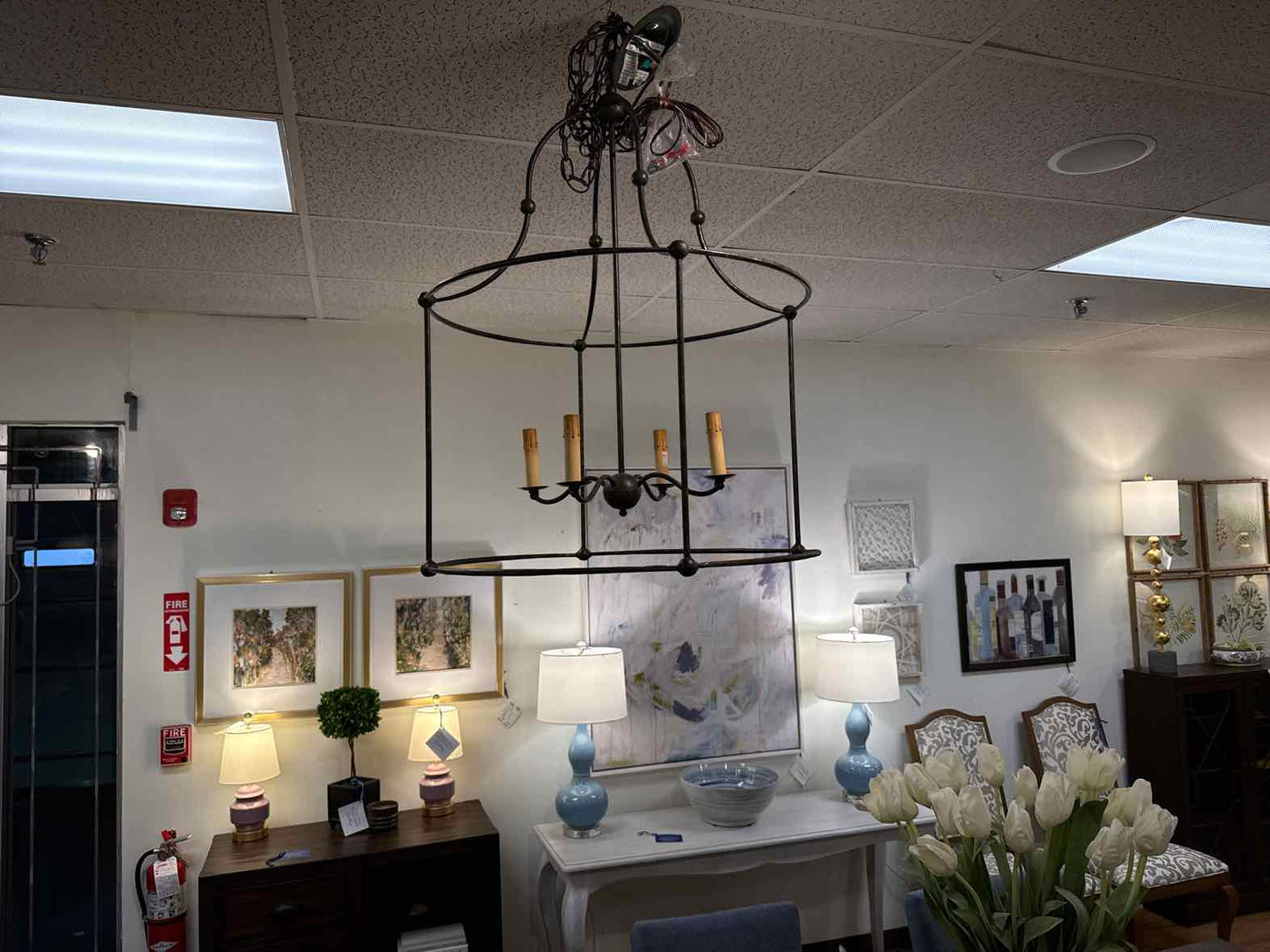 Currey & Co 'Fitzjames' Chandelier