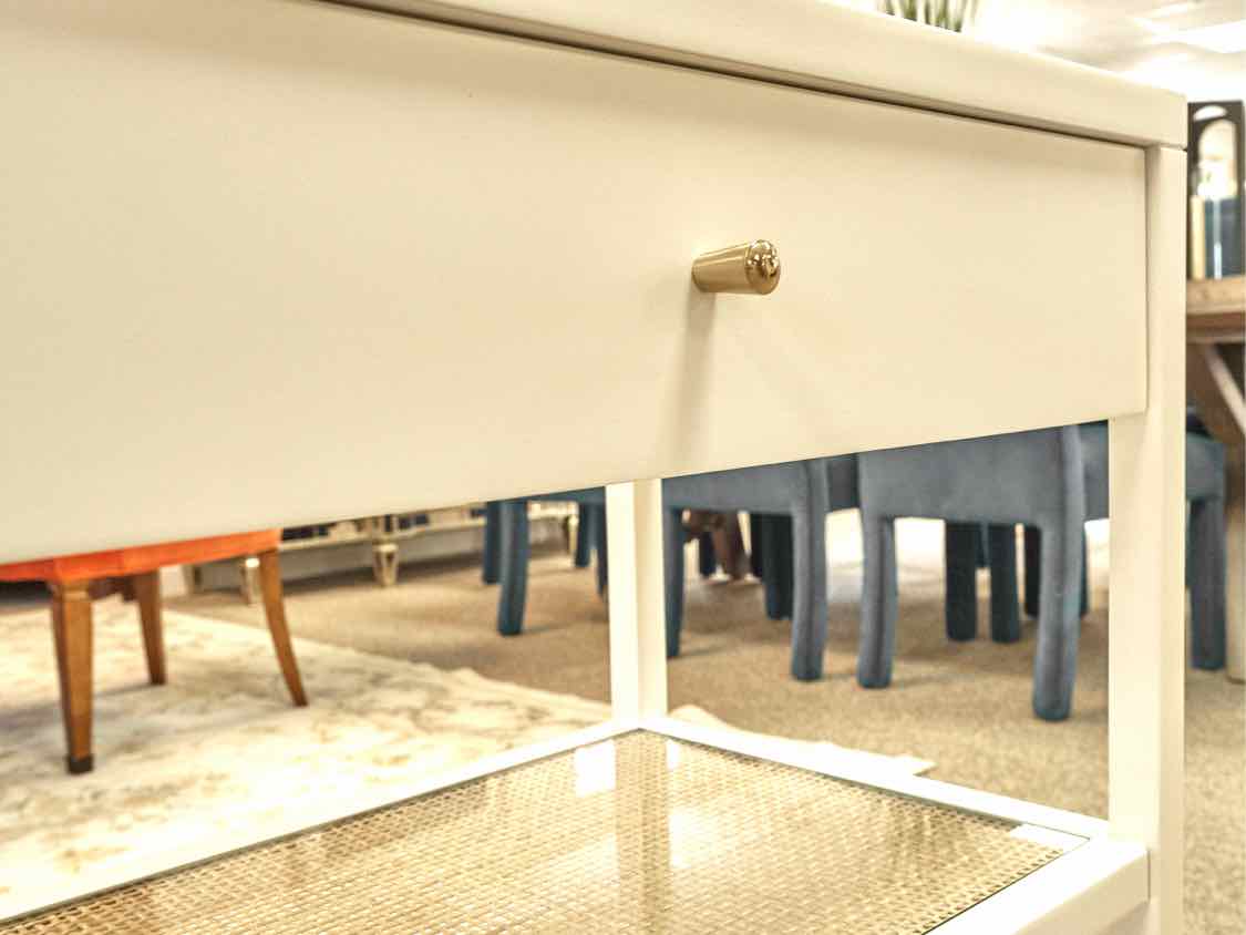 Villa & House Canaan Console in Vanilla