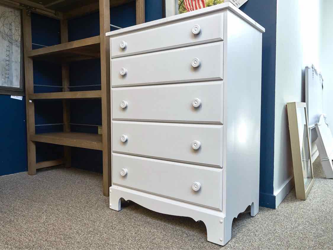 Solid Sugar Maple Chest in Off White Finish