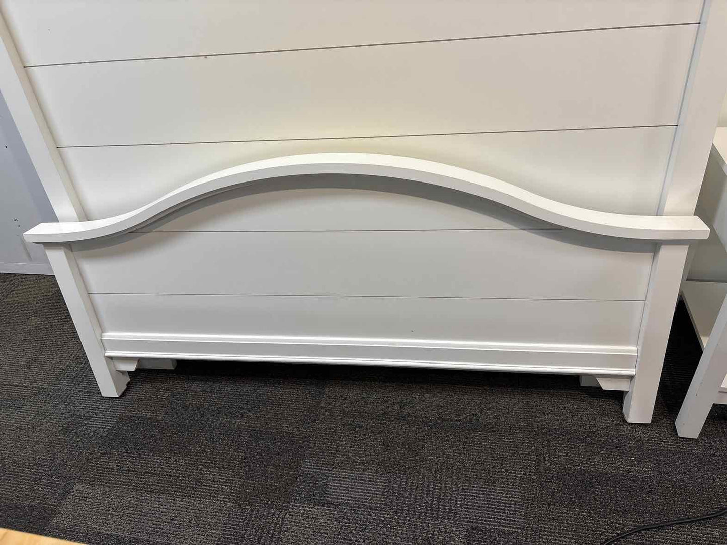 Queen Arched Bed in White