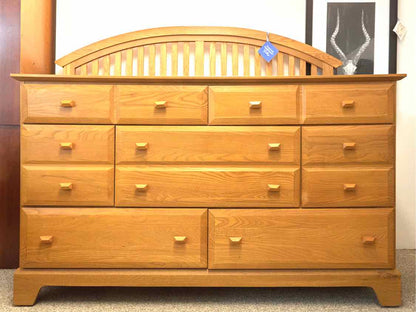 Vaughan Bassett 7 DrawerOak  Dresser