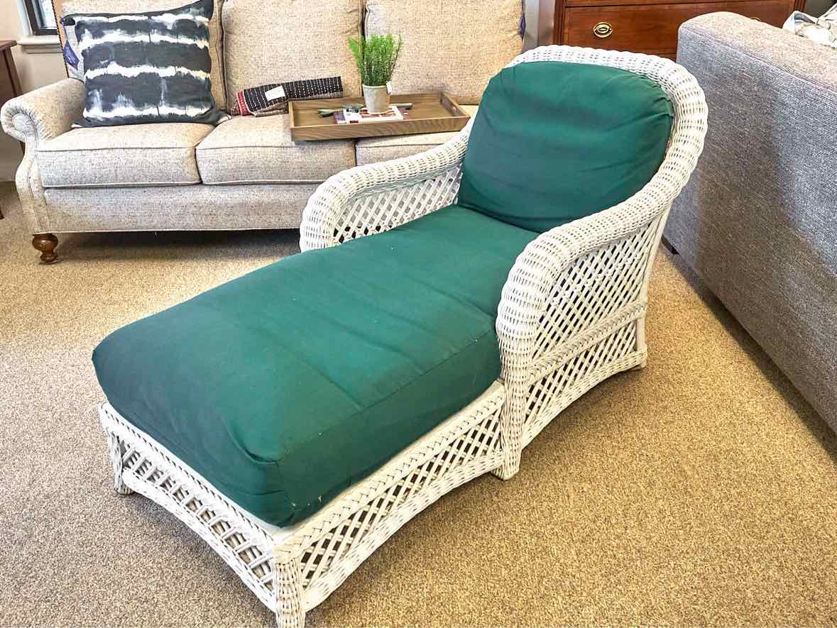 White Wicker 3-Piece Porch Set