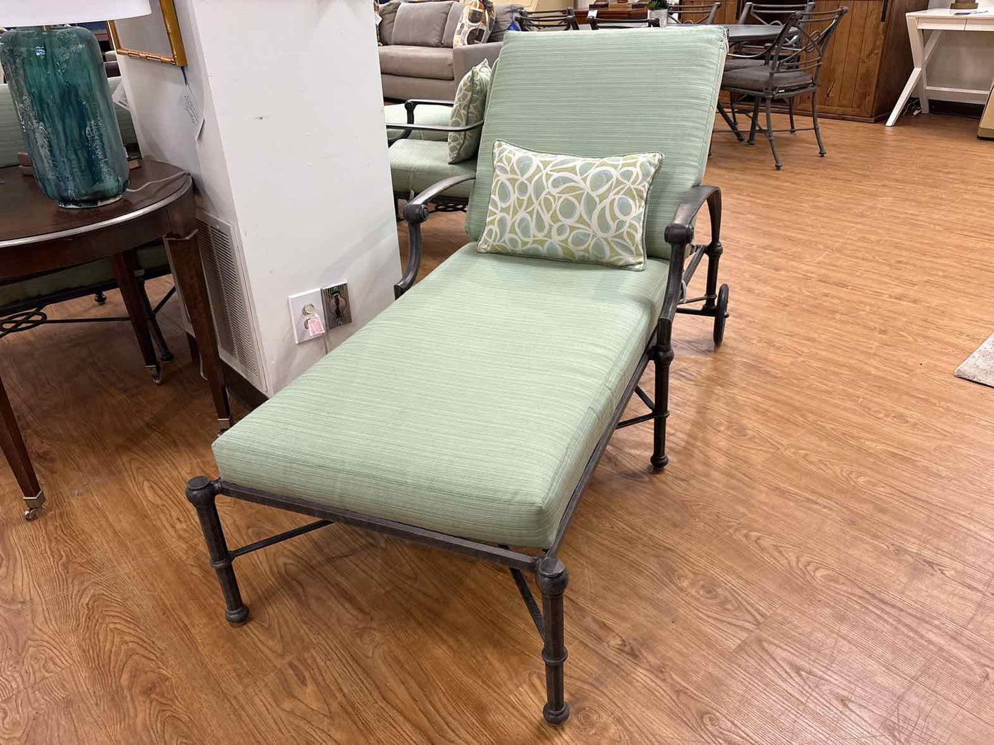 Woodard 'Delphi' Outdoor Chaise Lounger