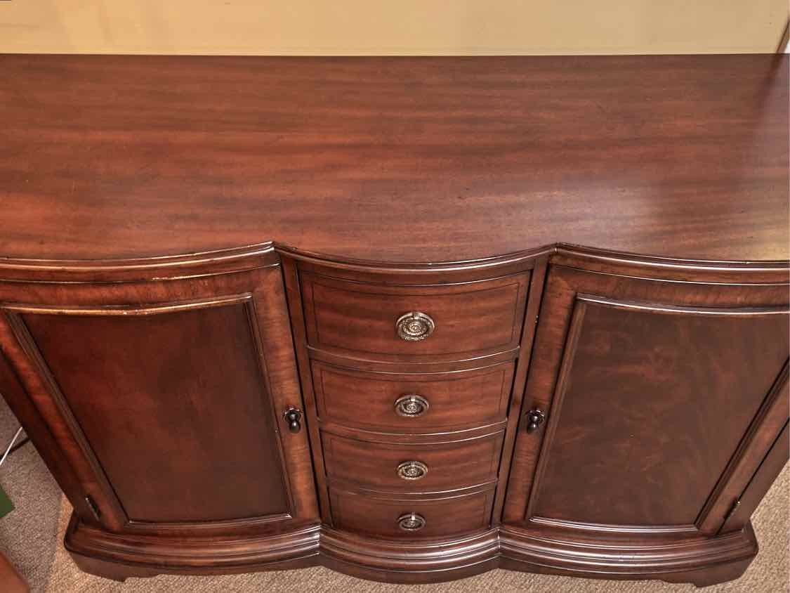 Hooker Furniture Mahogany 4 Drawer 2 Door  Sideboard
