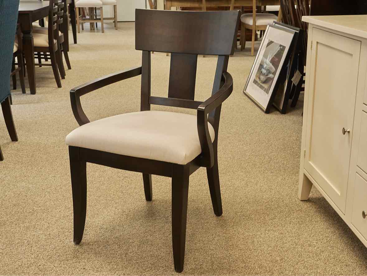 Gat Creek Sabin 84" Extension Dining Table in Maple  & Set of 6 Thea Chairs