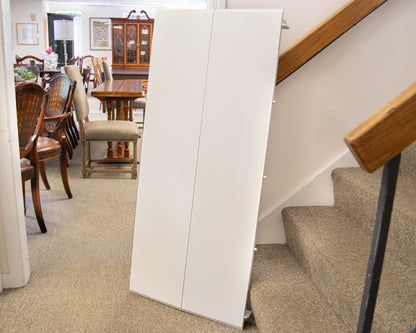 Gat Creek Maitland Pedestal 54" Round Table in Classic Snowdrift Finish