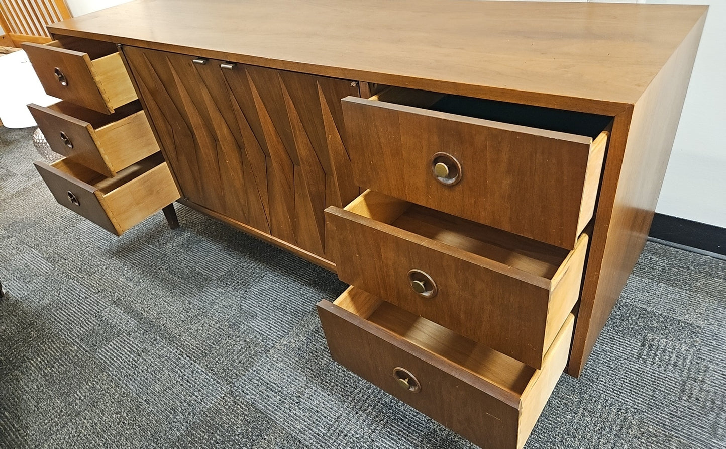 American Of Martinsville MCM 9-Drawer Dresser