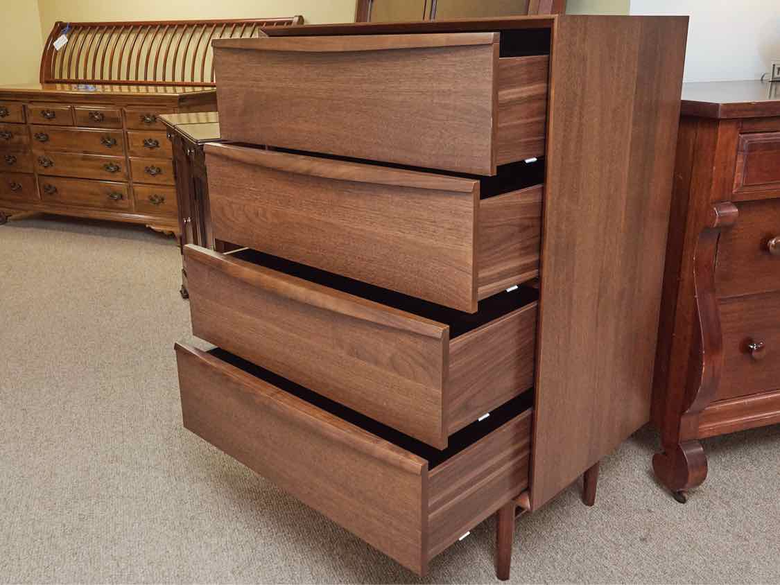 Article Lenia Walnut 4 Drawer Chest