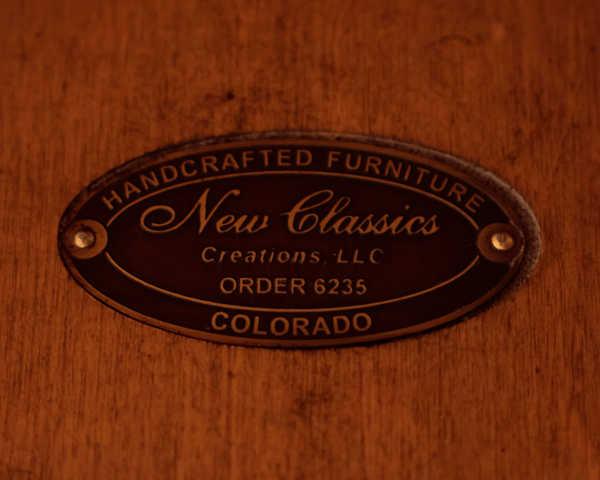 New Classic Furniture Round Dining Table w/ Inlaid Star