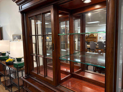 Thomasville 'Fredericksburg' Hutch