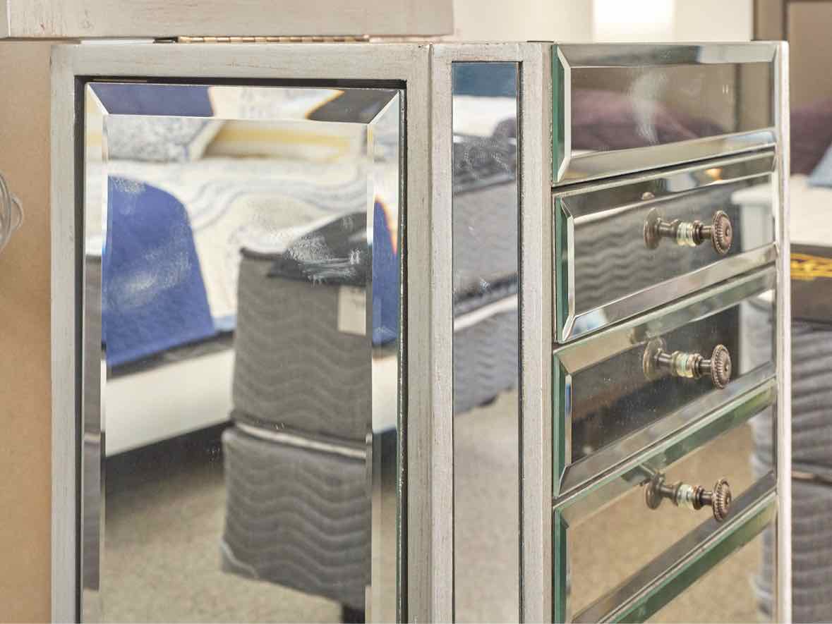 Mirrored Lift Top Jewlery Chest