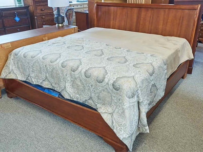 Stanley Cherry King Sleigh Bed