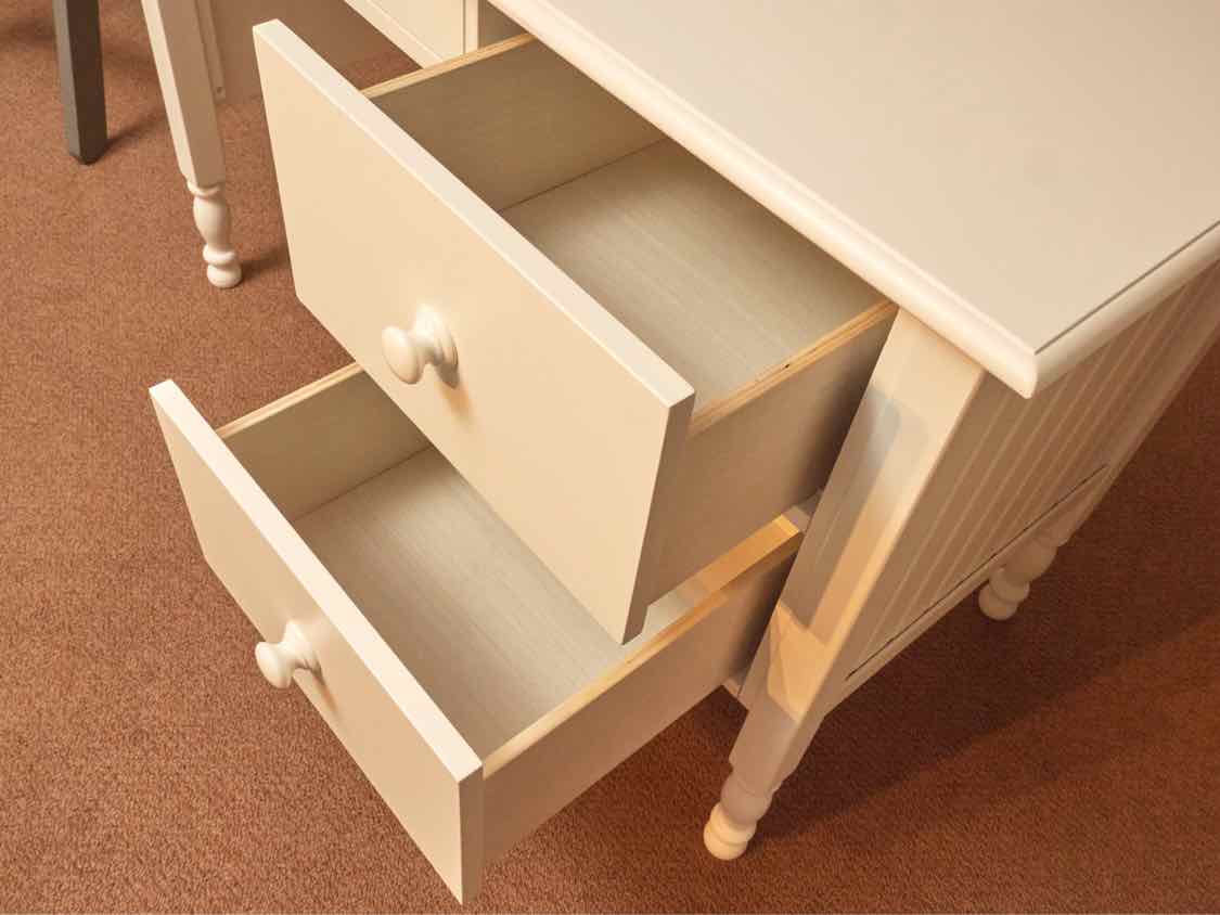 Pottery Barn Catalina White 3 Drawer Beadboard Side Accents  Desk