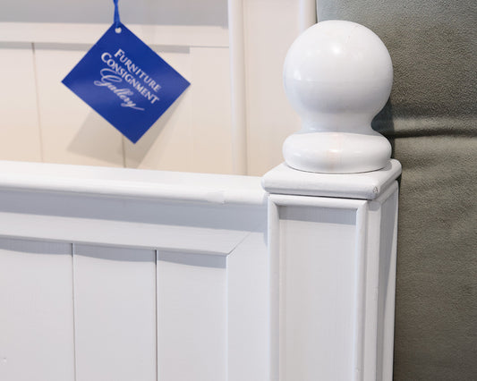 White Cannonball Top Cottage Beadboard Queen Bed