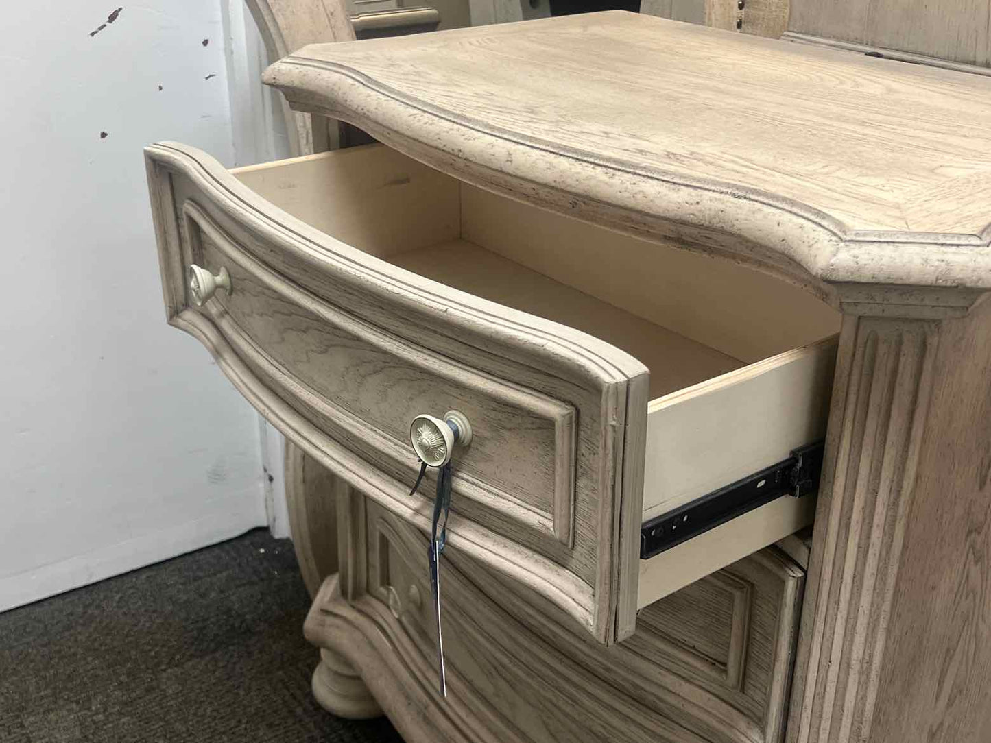 Rooms To Go 'Armitage' Nightstand