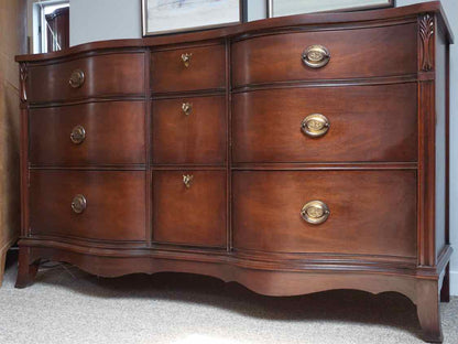 Huntly Mahogany Double Serpentine 9 Drawer  Dresser