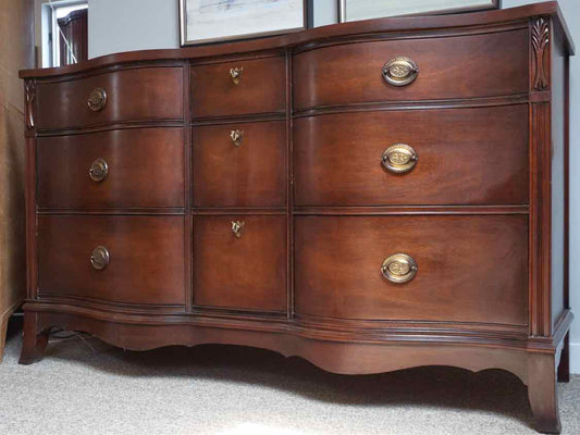 Huntly Mahogany Double Serpentine 9 Drawer  Dresser
