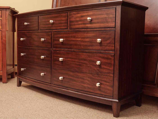 Ribboned Mahognay 7 Drawer Dresser