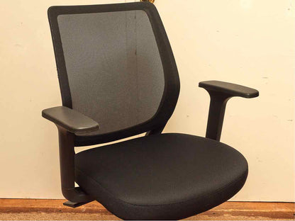Black Mesh Arm Office Chairs on Casters