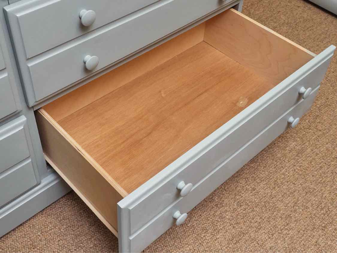 Legacy Traditions 6 Drawer  Chest In 'Icelandic Blue' Finish