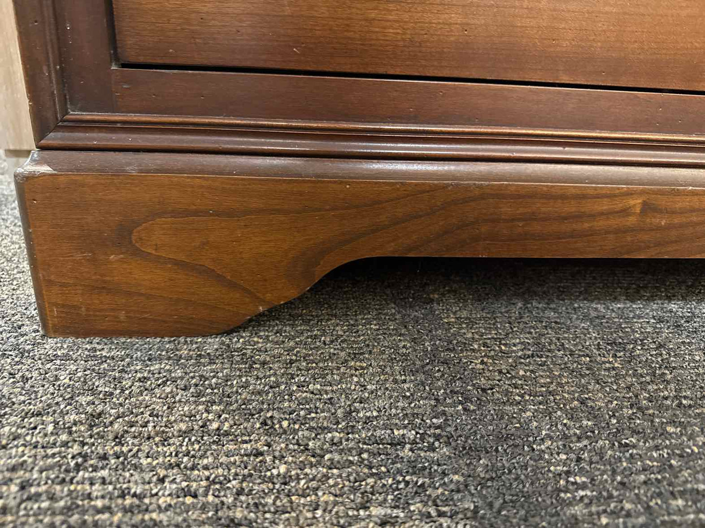 8-Drawer Vintage Dresser