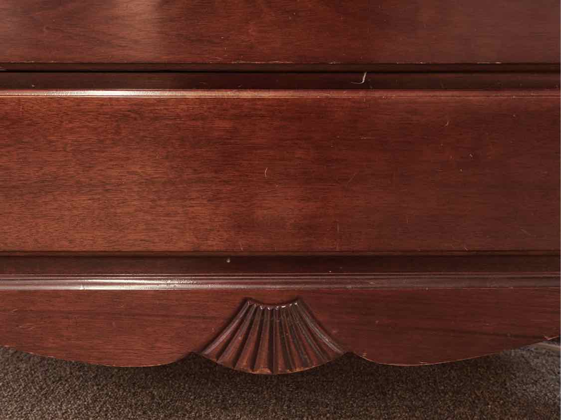 Mahogany 4 Drawer Dresser Queen  Anne Style w/Brass Pulls in Rich Finish