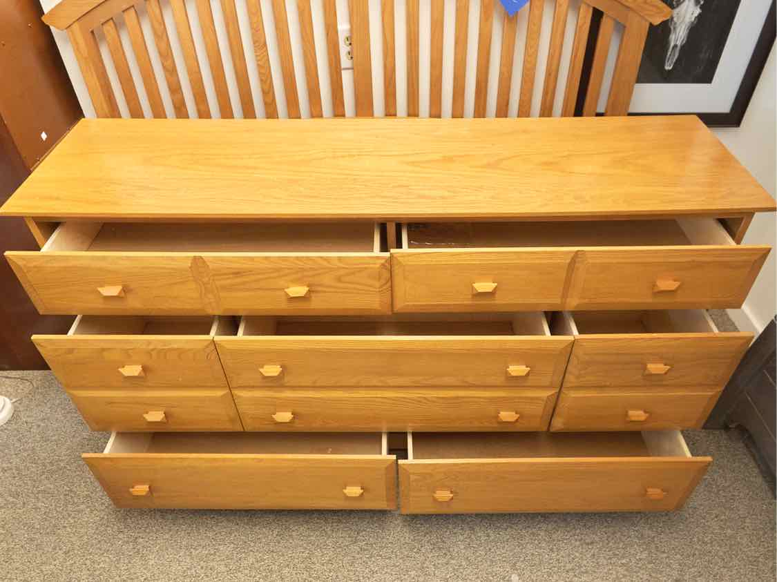 Vaughan Bassett 7 DrawerOak  Dresser