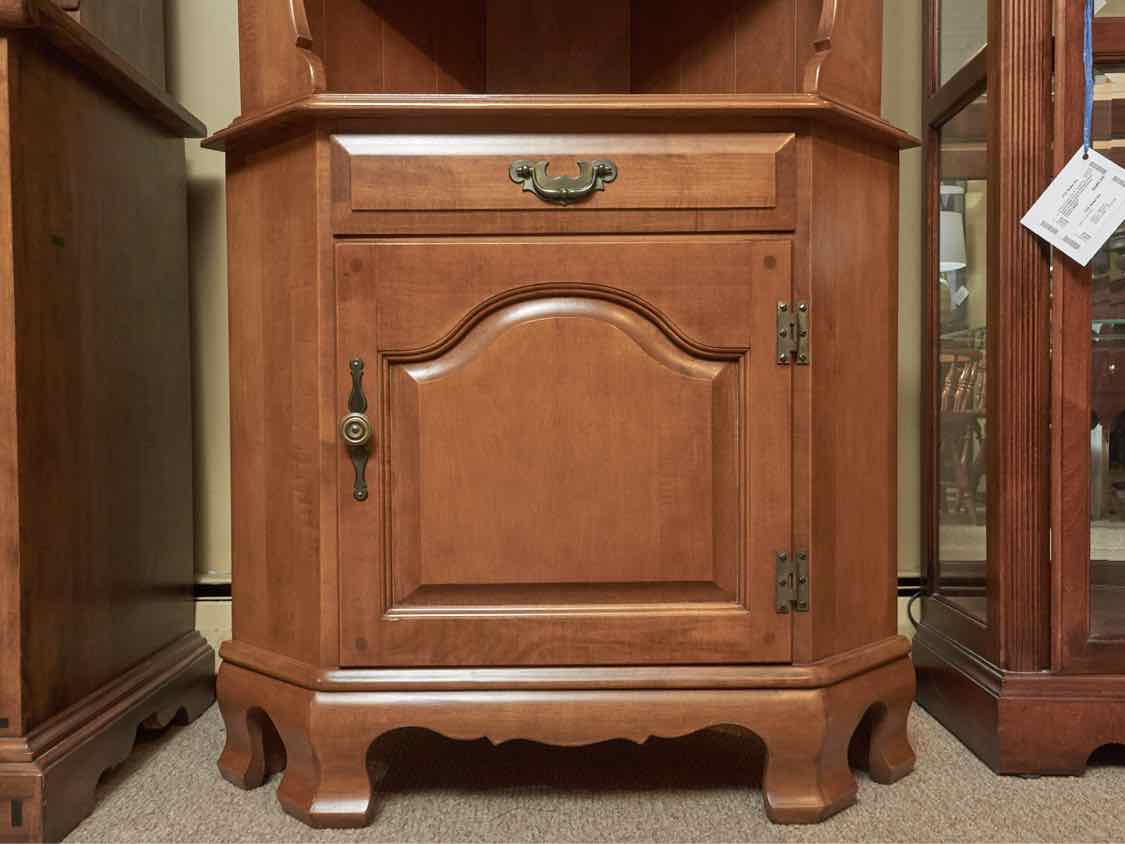 Hale Furniture Vermont Maple  3 Shelf 1 Door Corner Cabinet