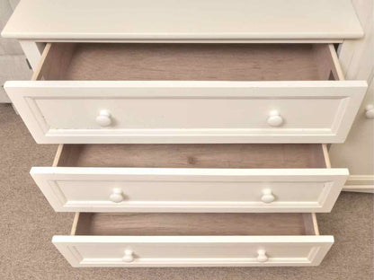 PJ Kids Ivory 3 Drawer  Dresser\Changing table