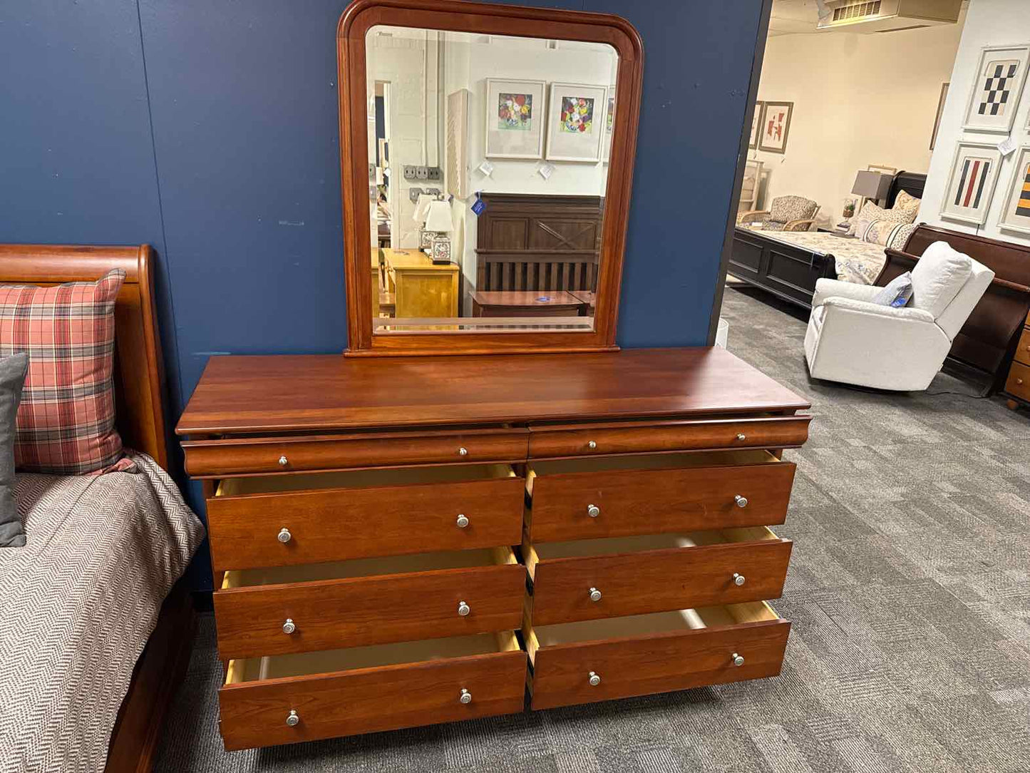 Mastercraft Cherry 8-Drawer Dresser w/ Mirror