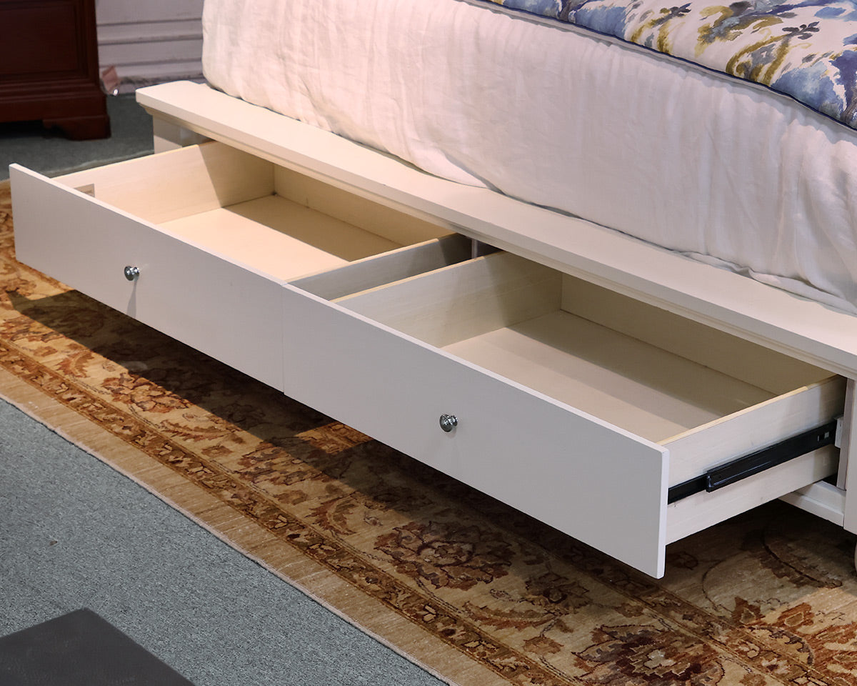 Aspen King 'Cambridge' White Sleigh Bed