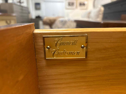 Pair of Councill Craftsman Hepplewhite 4-Drawer Chests