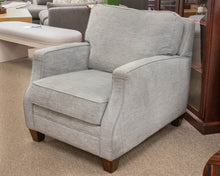 Flexsteel Frameback Club Chair in Silvery Seaglass Chenille
