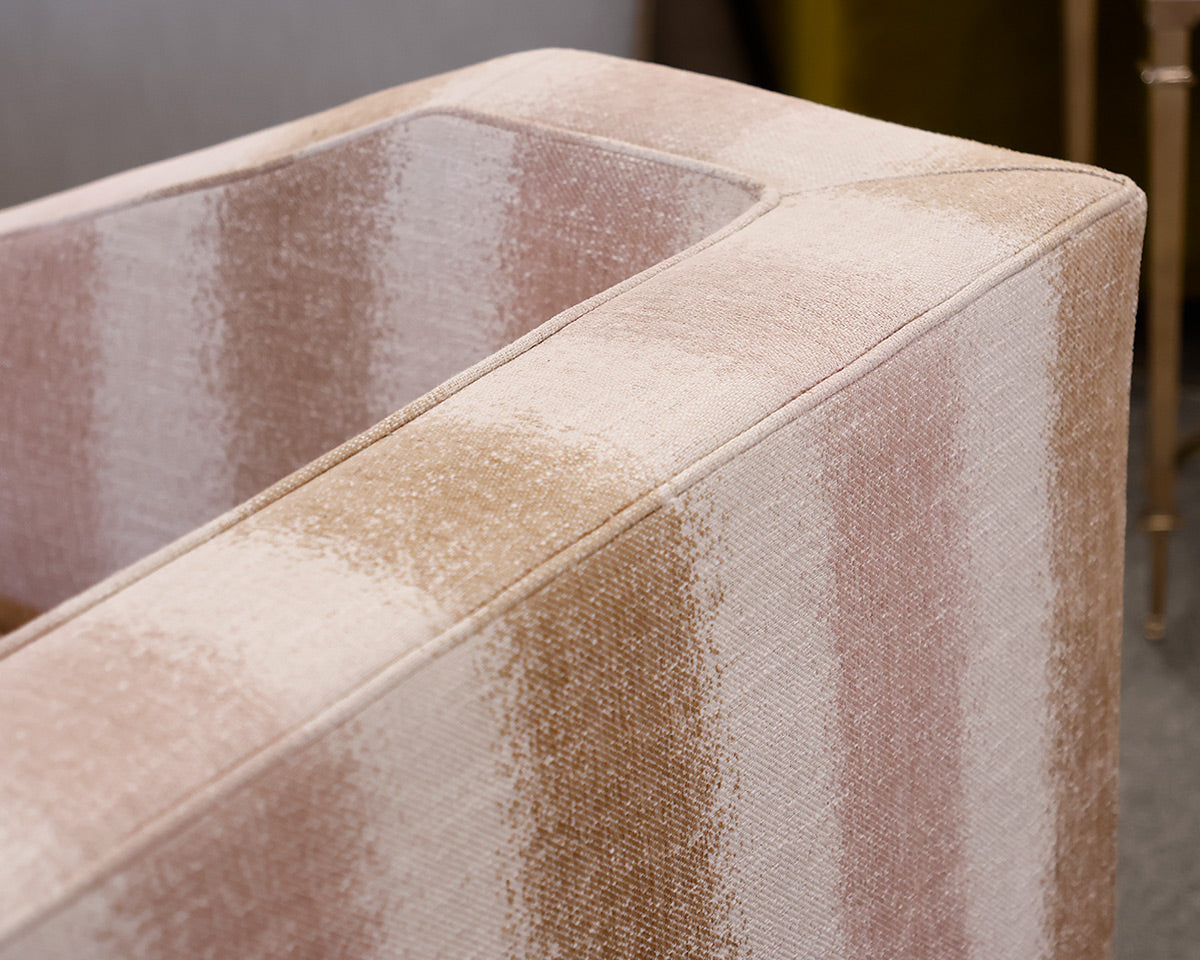 Cabot House Tete- a Tete