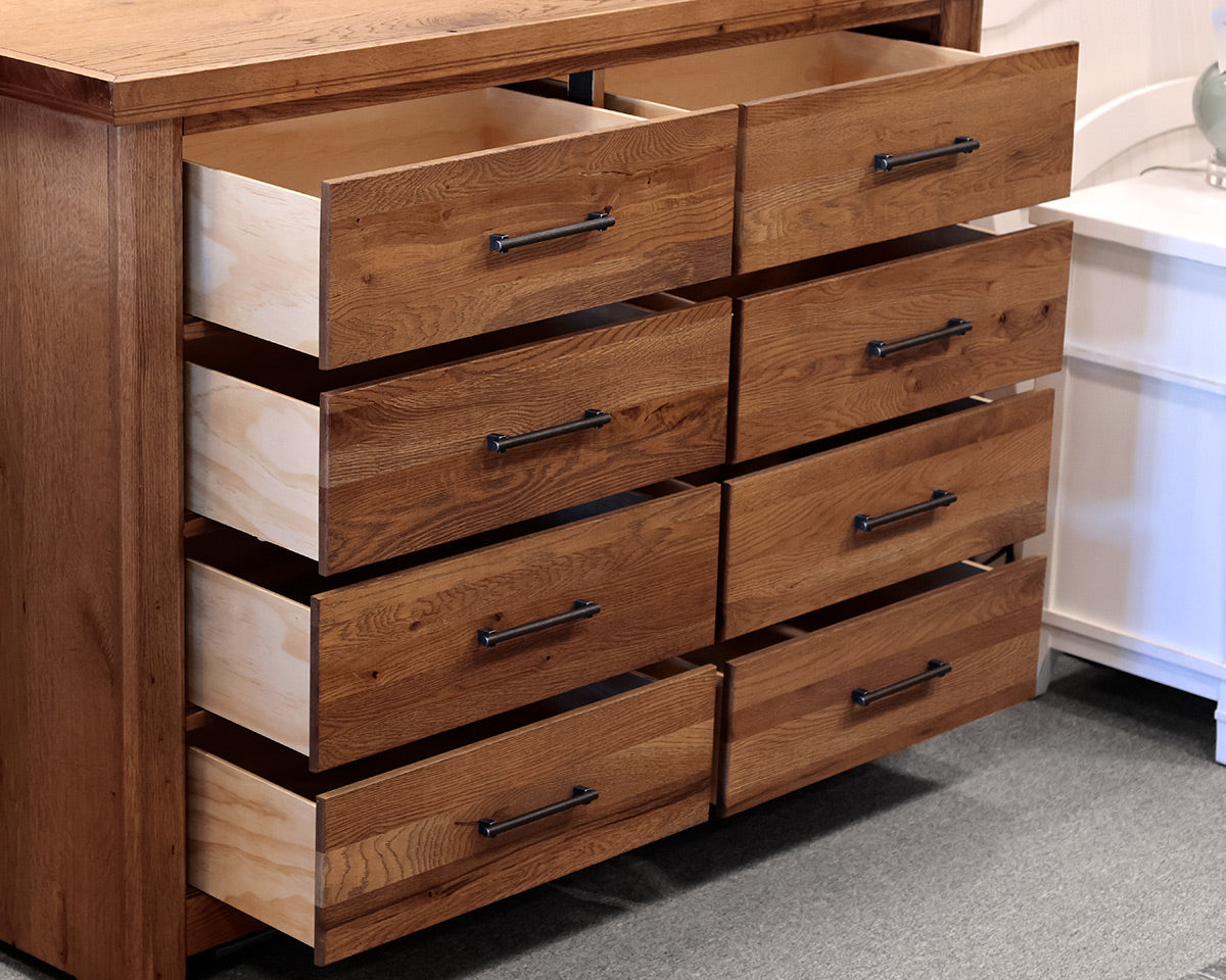 Vaughan Bassett 8-Drawer Dresser w/ Mirror.