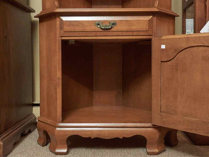 Hale Furniture Vermont Maple  3 Shelf 1 Door Corner Cabinet