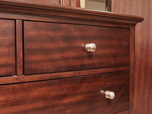 Ribboned Mahognay 7 Drawer Dresser