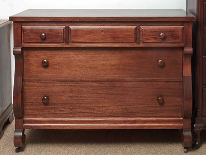 Sligh Mahogany Empire Style 5 Drawer Chest On Casters