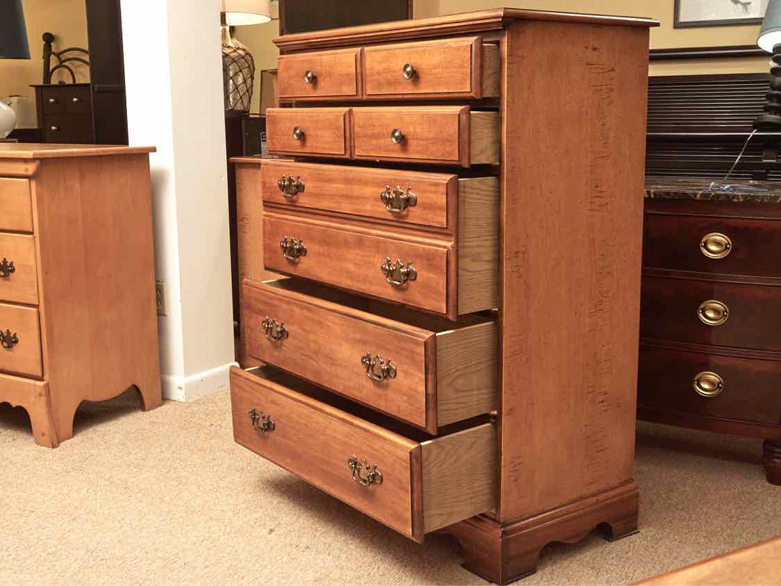 Broyhill  5 Drawer Maple Chest