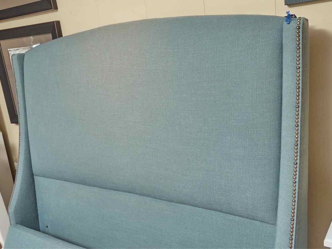 Heather Blue Tweed Upholsterd Full Beds