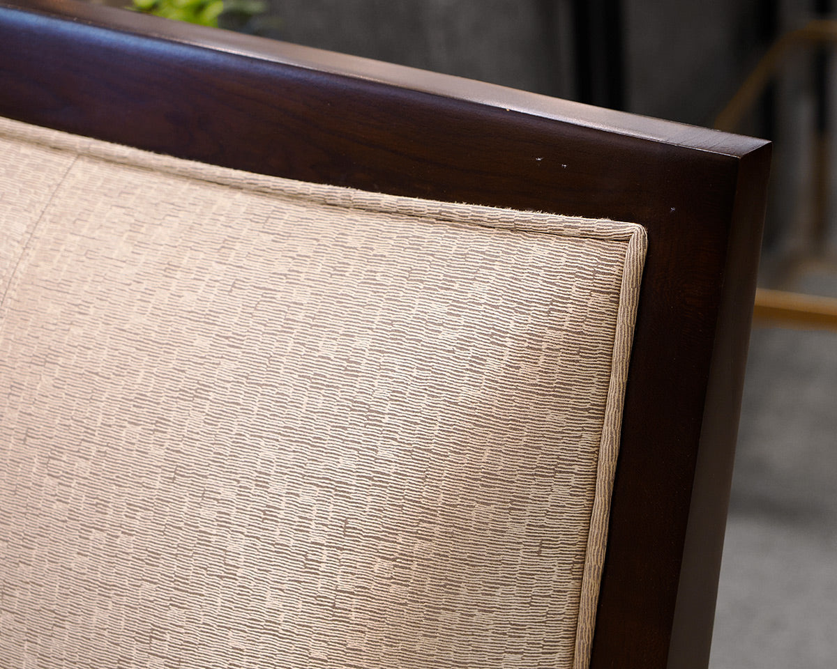 Bright Chair Company Loren Plain Lounge Chair
