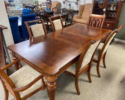 Cherry Finish Expanding Dining Table & Set of 6 Rollback Chairs