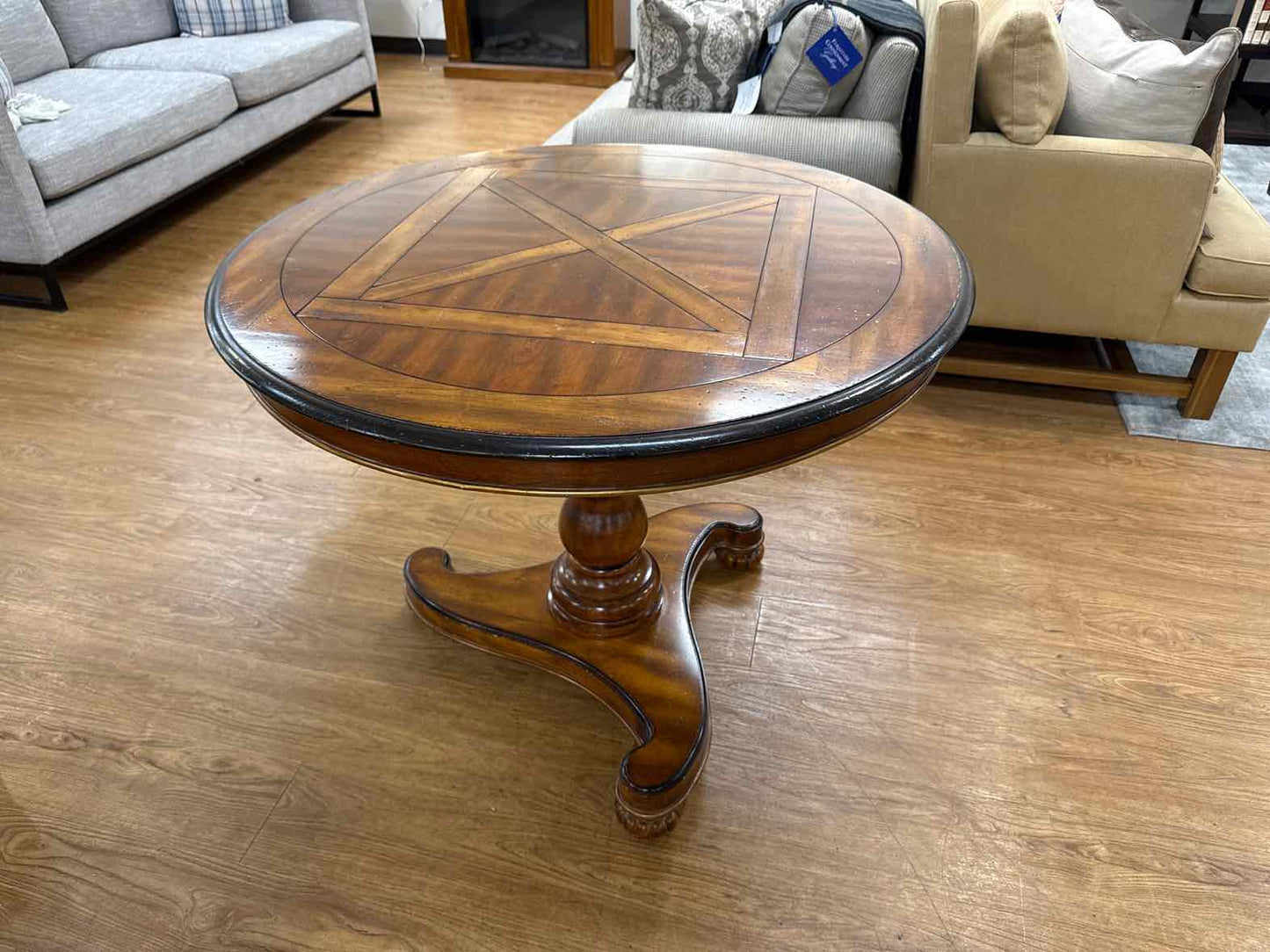 Sherrill Furniture Pedestal Accent Table