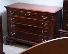 Mahogany 6-Drawer Dresser with Brass Pulls