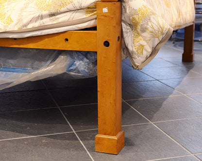 Eldred Wheeler Pencil Post Queen Bed