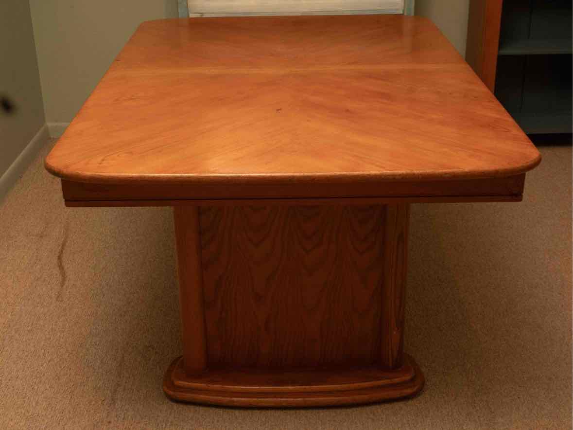 Elm Veneer Double Pedestal Dining Table Includes 18" Leaf
